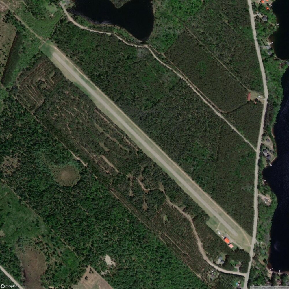Chute-St-Philippe Airport