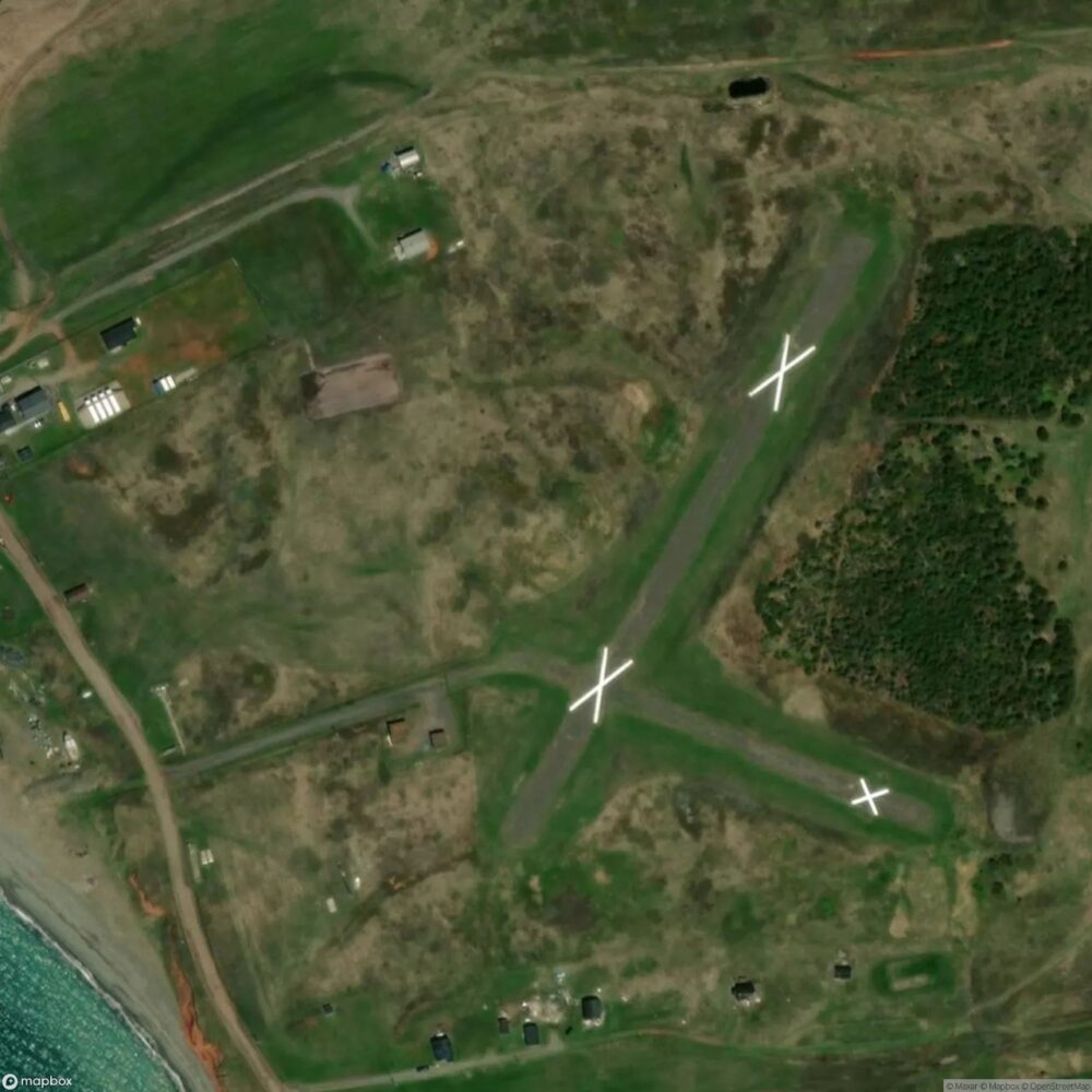 L'╬le D'EntrÚe Airfield