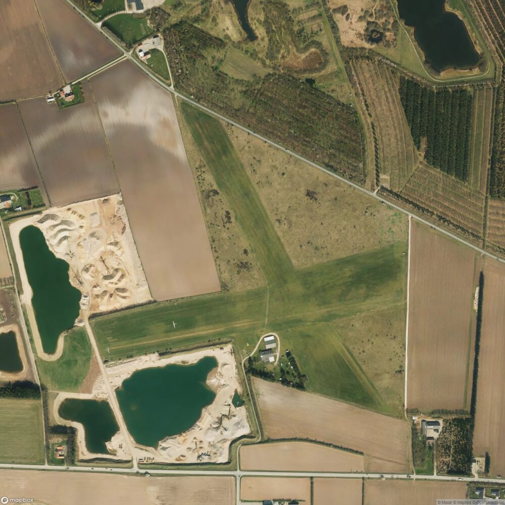 R├©dekro Flyveplads