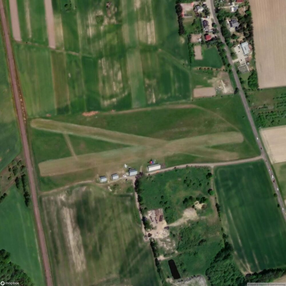 Gol─Ödzin├│w Airstrip