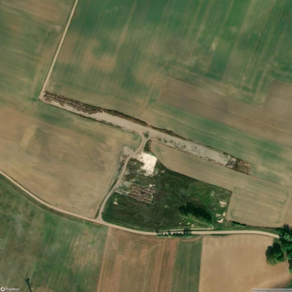 Keturvalakiai Airstrip