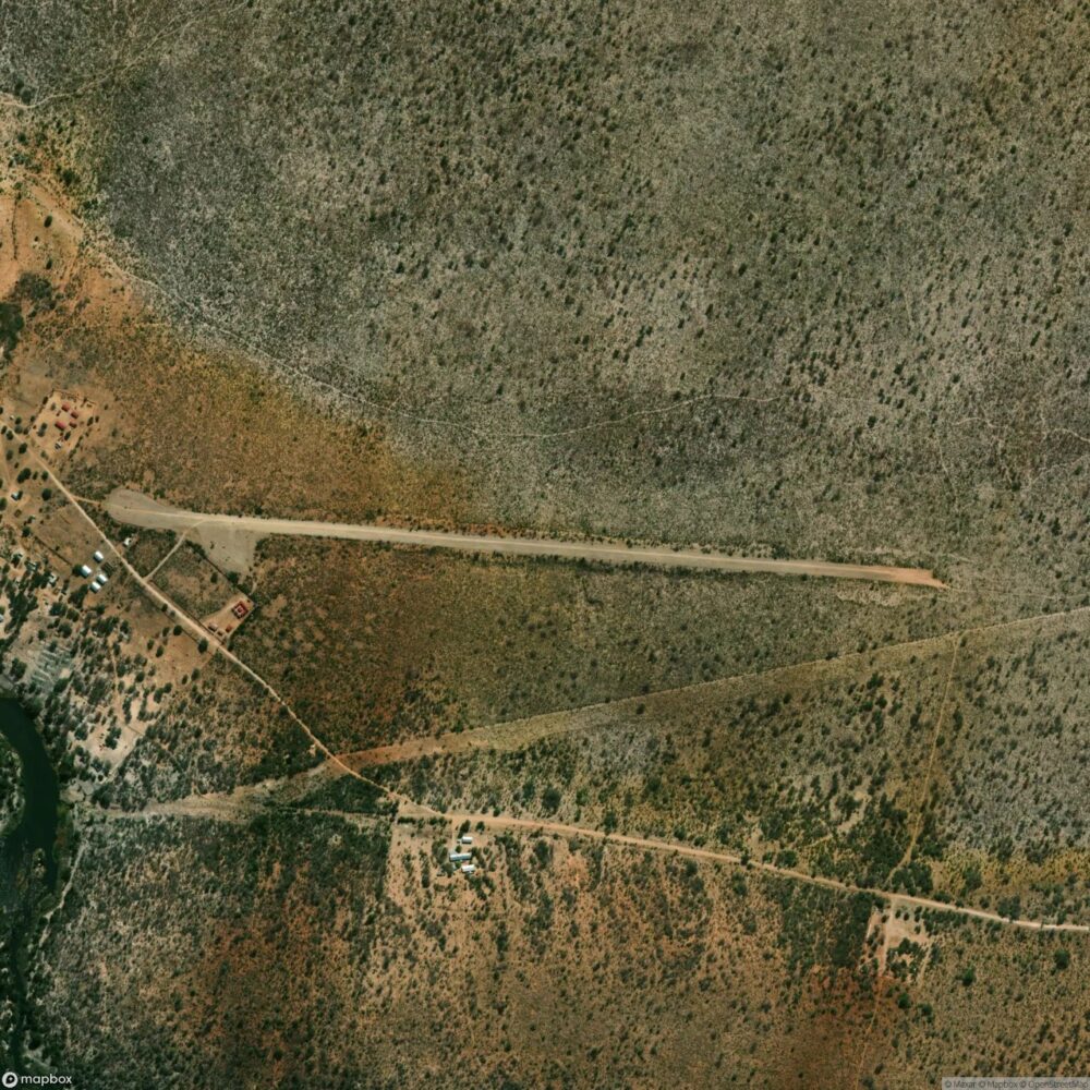 Mucusso Airport