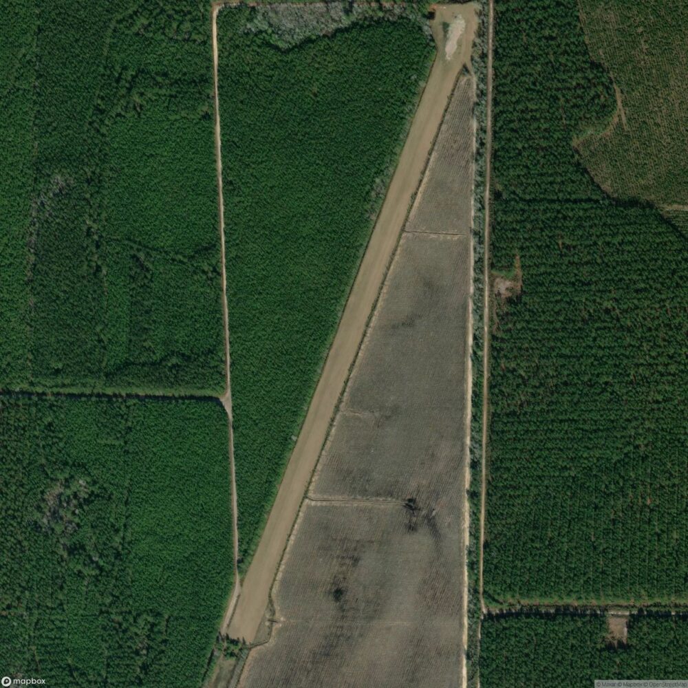 Lake Waccamaw Airport