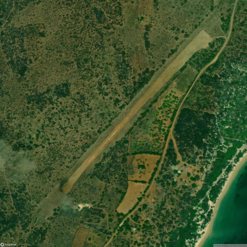 Kiwayu Airport