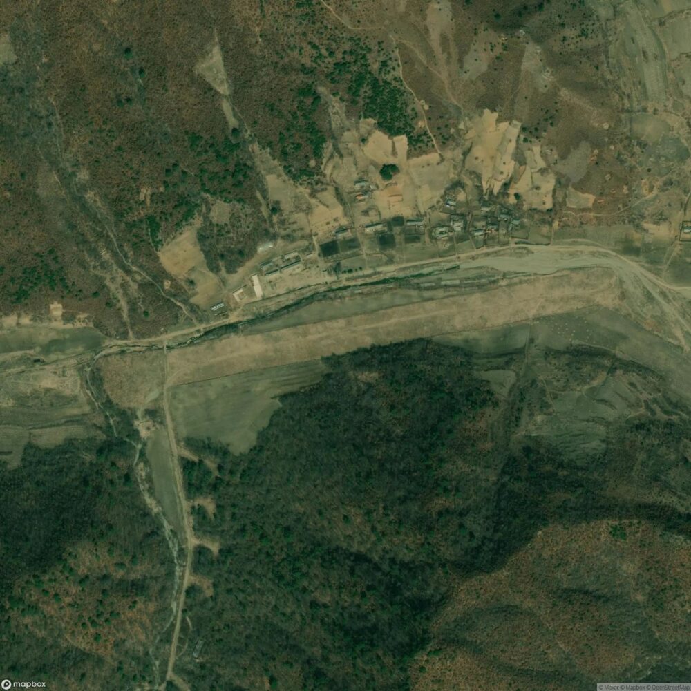 Toha Ri North Airport